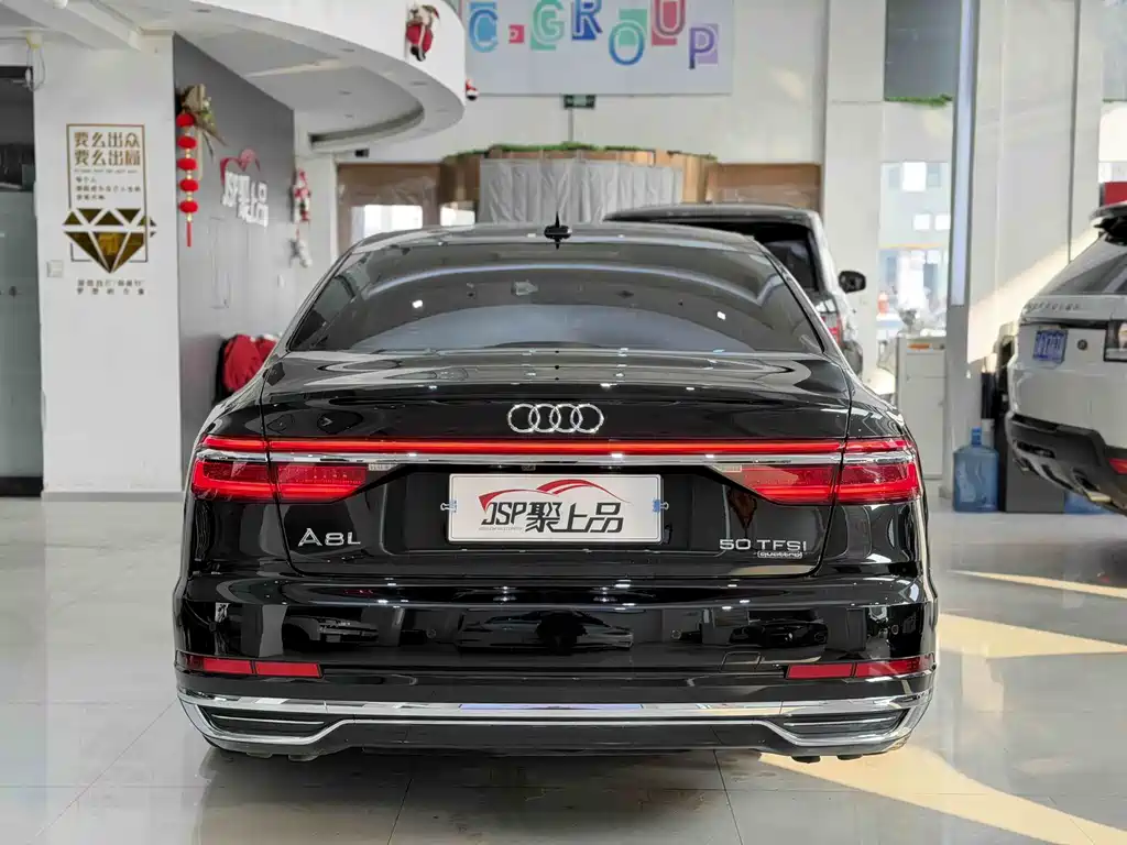 AUDI A8