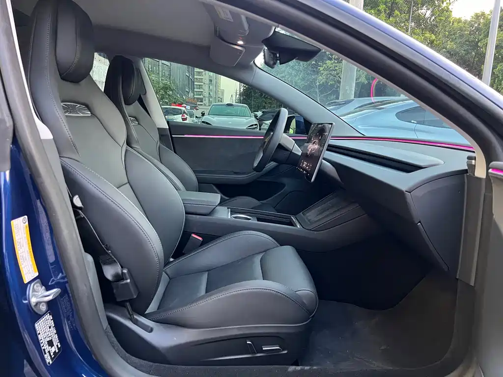 Tesla Model 3 — миниатюра 20