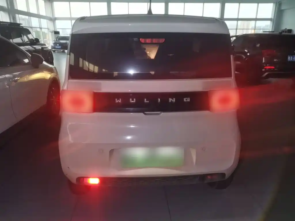Wuling MINIEV — миниатюра 6