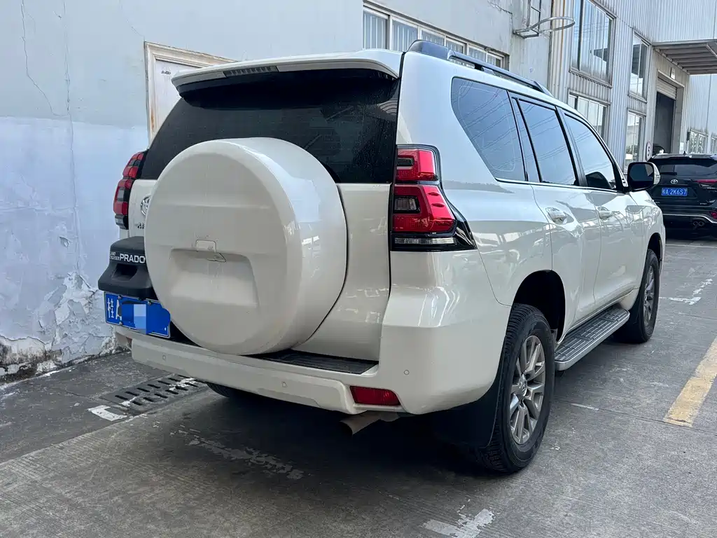 TOYOTA PRADO