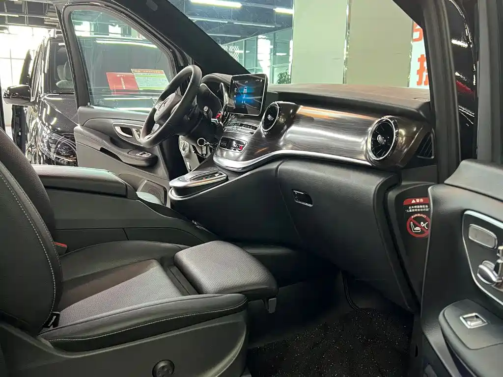 MERCEDES-BENZ V CLASS