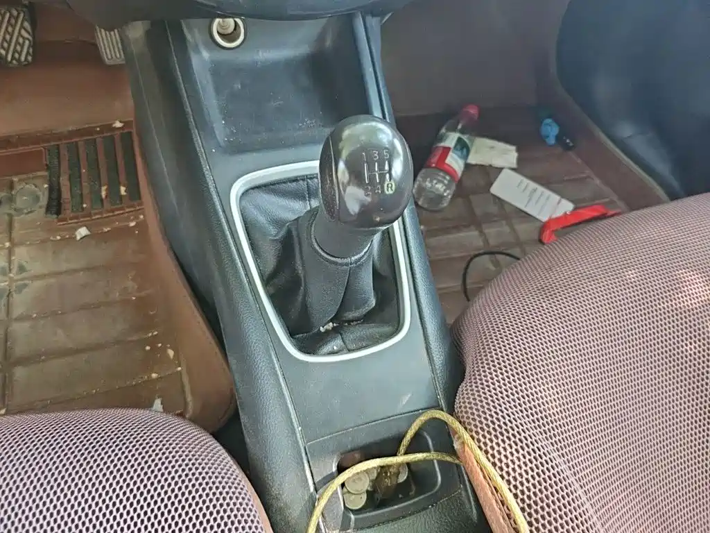 Nissan Tiida — миниатюра 10