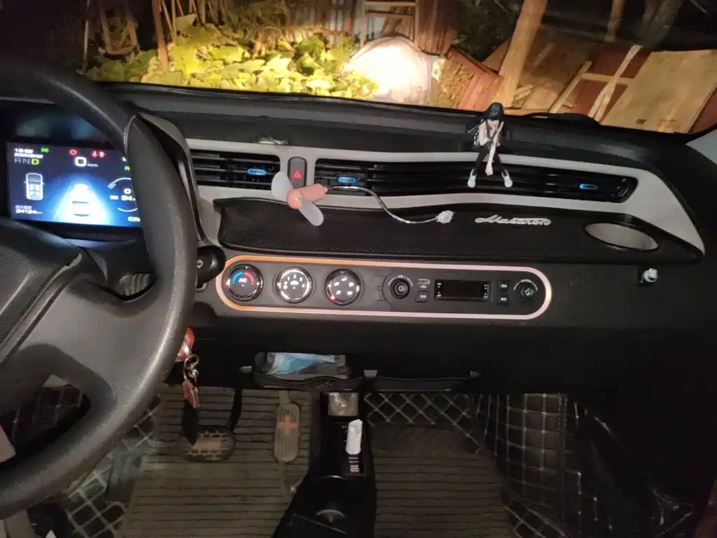 Wuling MINIEV — миниатюра 9