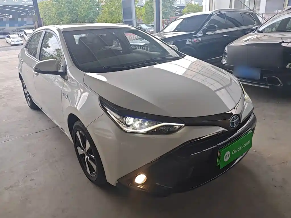 Toyota Levin PHEV 1.8PH GS E-CVT Elite Sunroof Edition, фото 4