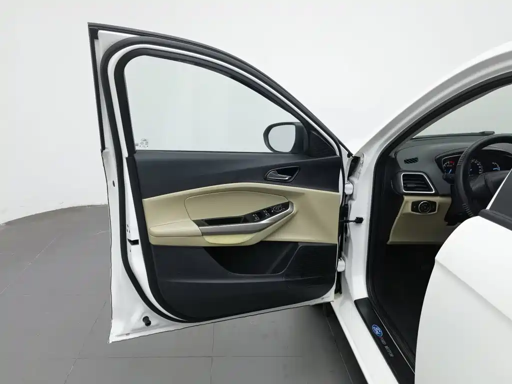 Ford Escort — миниатюра 8