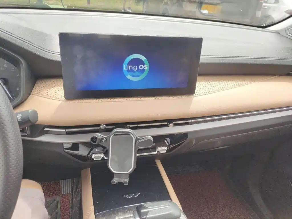 Wuling Jiachen — миниатюра 6