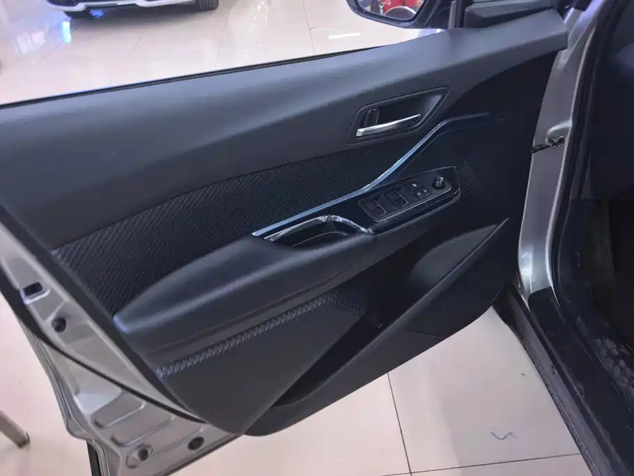 Toyota IZOA — миниатюра 7