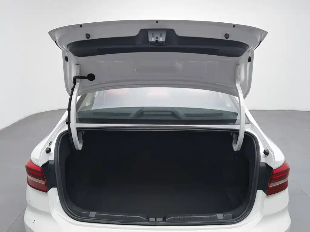 Volkswagen Lavida — миниатюра 16