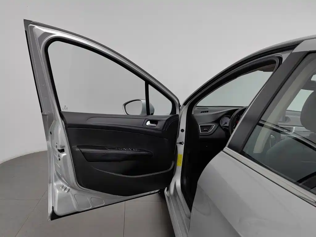 Peugeot 308 — миниатюра 8
