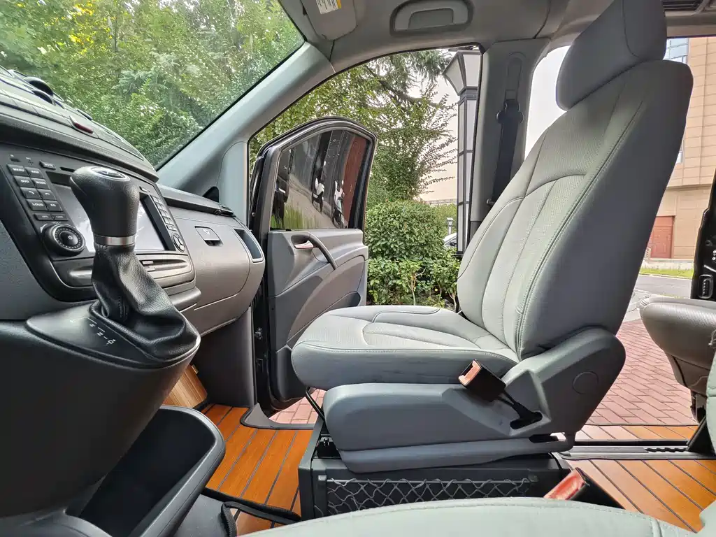 Mercedes-Benz Vito — миниатюра 13