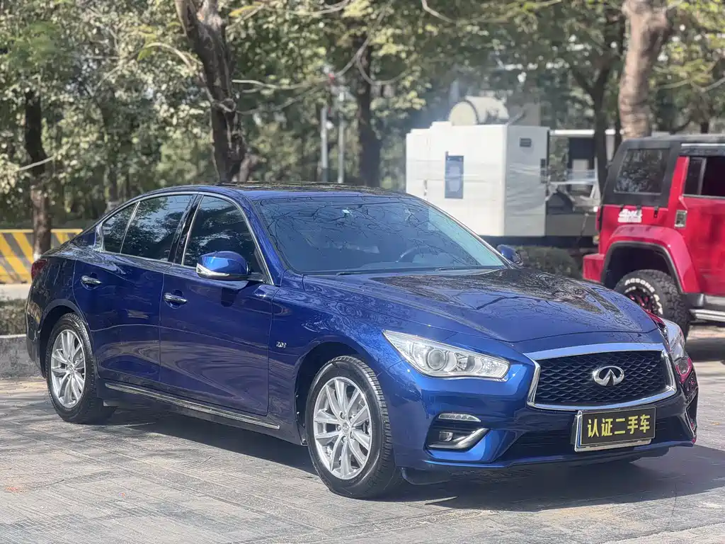 INFINITI Q50L