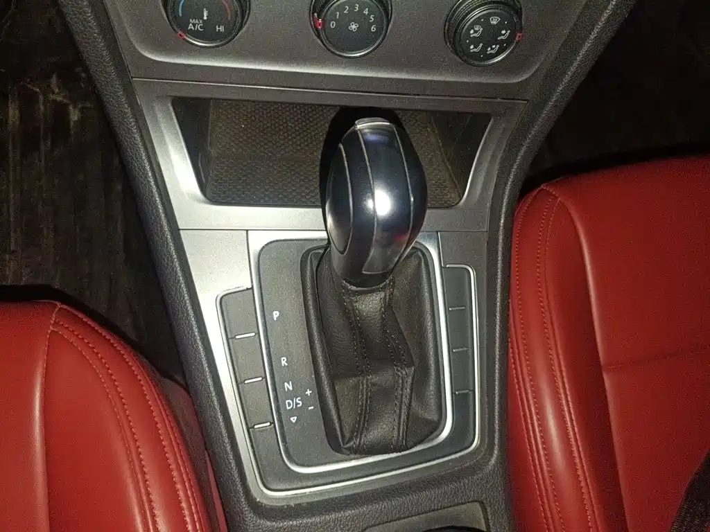 Volkswagen Golf — миниатюра 10