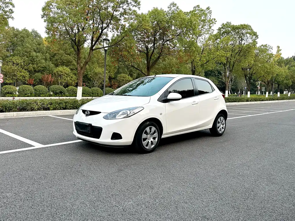 Mazda 2 2012