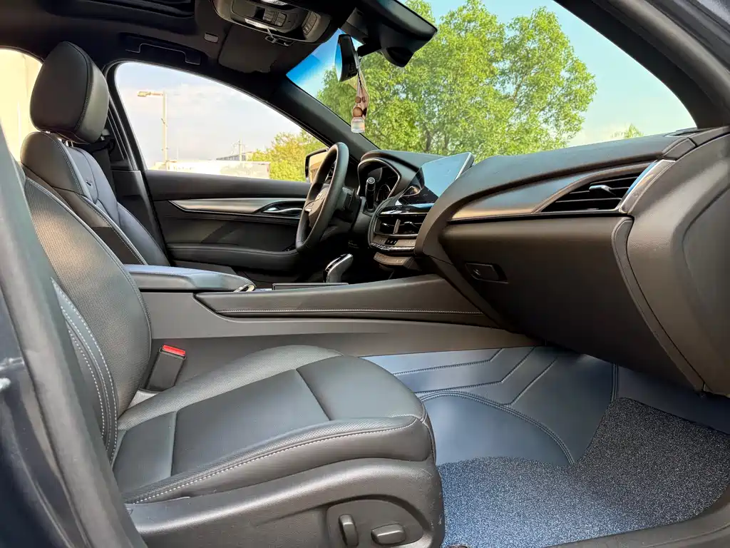 Cadillac CT5 — миниатюра 12