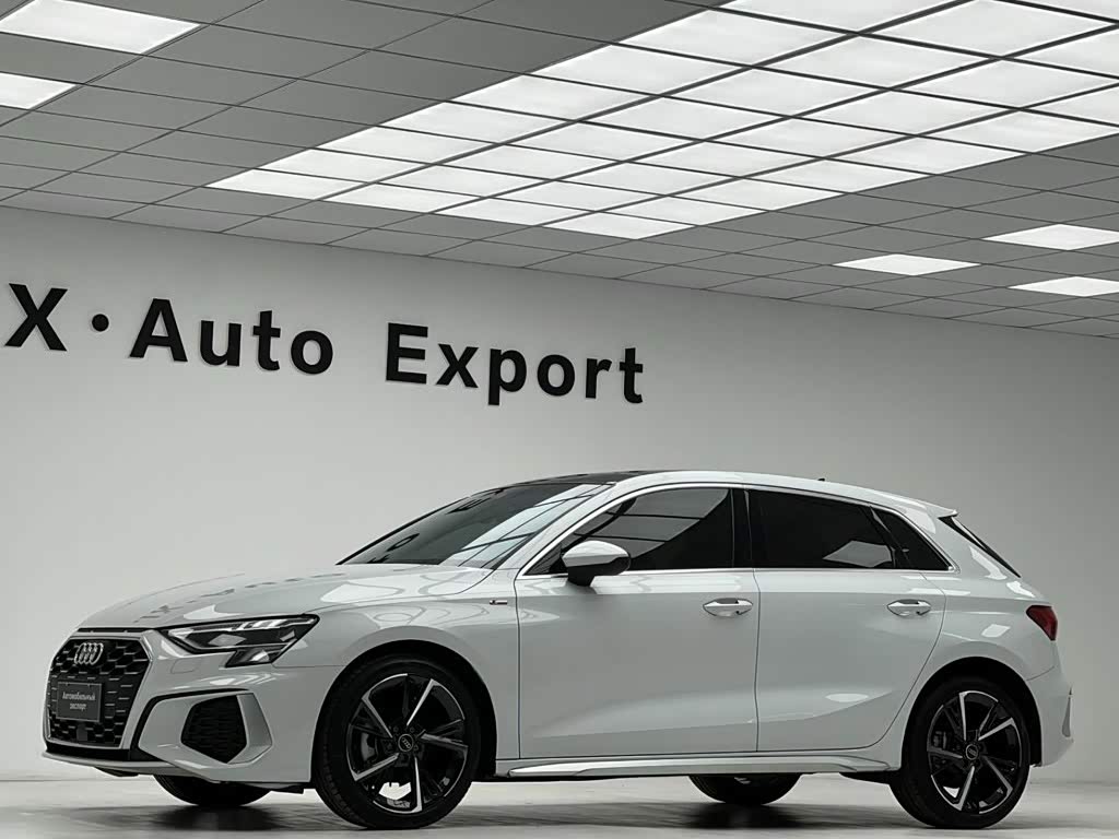 Audi A3 1.4 л 2022 г. Белый, пробег 41000 км