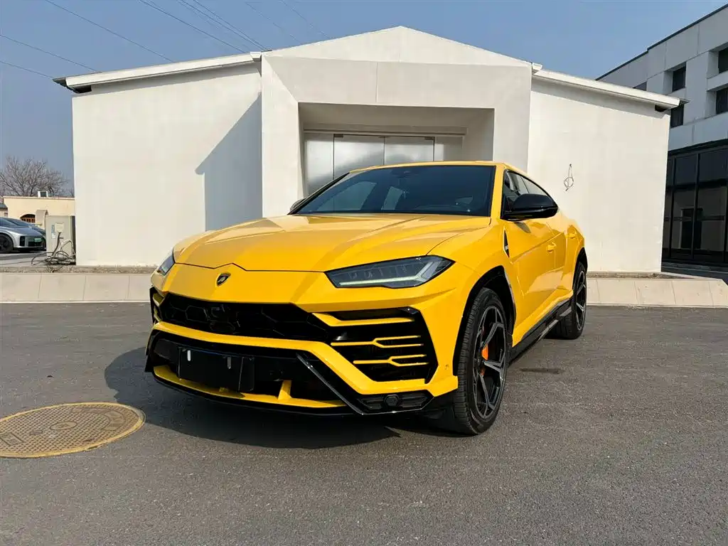 Купить Lamborghini Urus