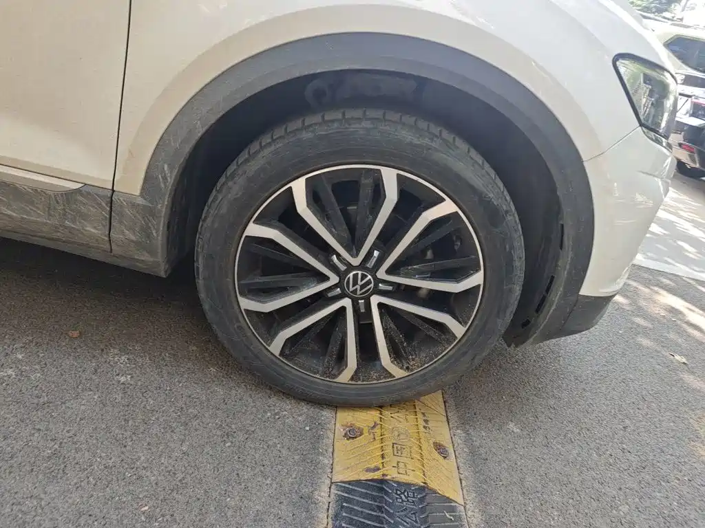 Volkswagen T-Roc — миниатюра 24