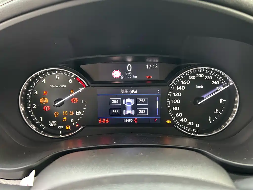 Cadillac XT4 — миниатюра 8