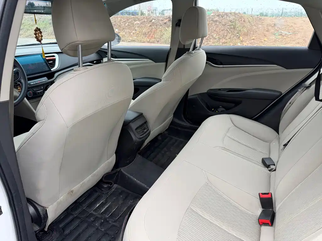 Buick Excelle — миниатюра 6