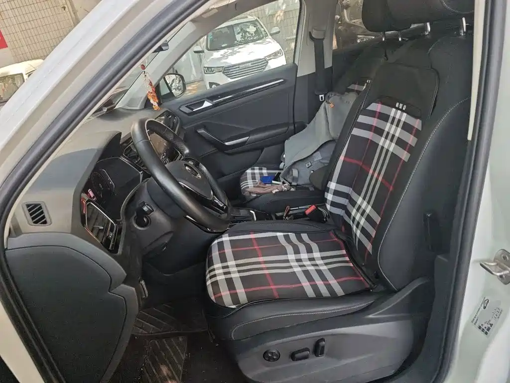Volkswagen T-Roc — миниатюра 11