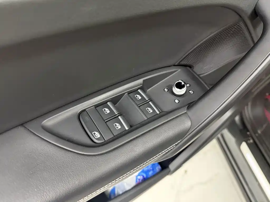 Audi Q5L — миниатюра 9