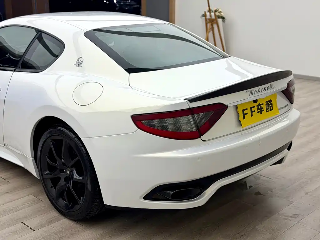 Maserati GranTurismo 2013 4.7L Sport Automatic