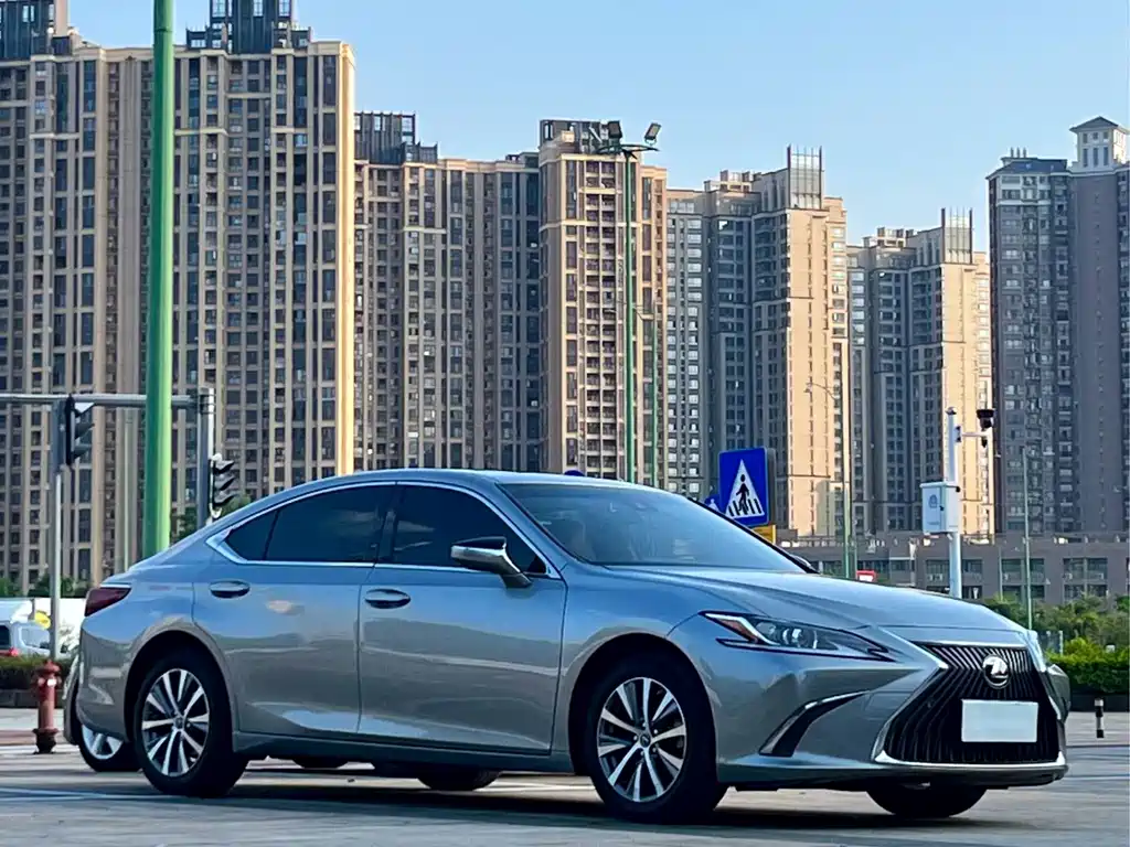 Lexus ES — миниатюра 3