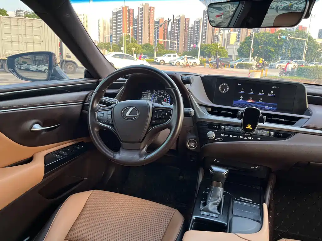 Lexus ES — миниатюра 18