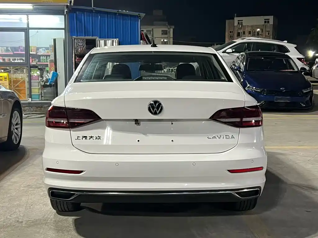 Volkswagen Lavida — миниатюра 9
