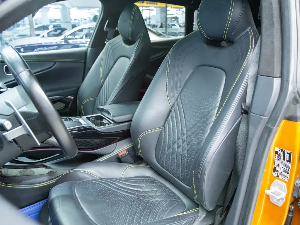 Aston Martin DBX 2022 3.0T STRAIGHT-SIX