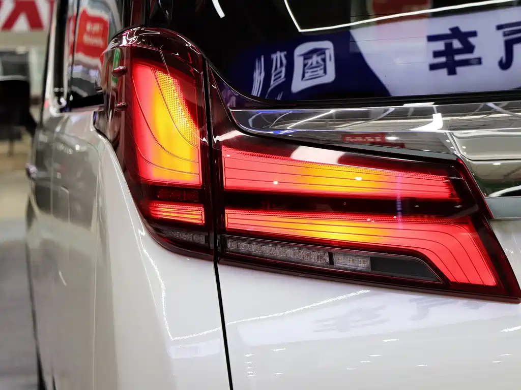 Toyota Alphard — фотографии объявления, Фото 39