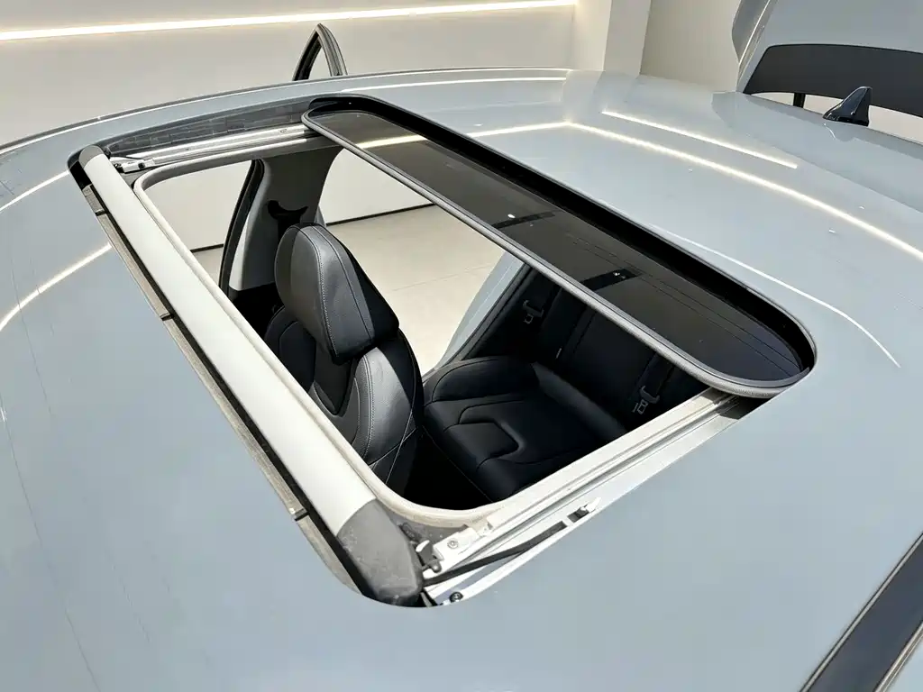 Hyundai Elantra — миниатюра 11