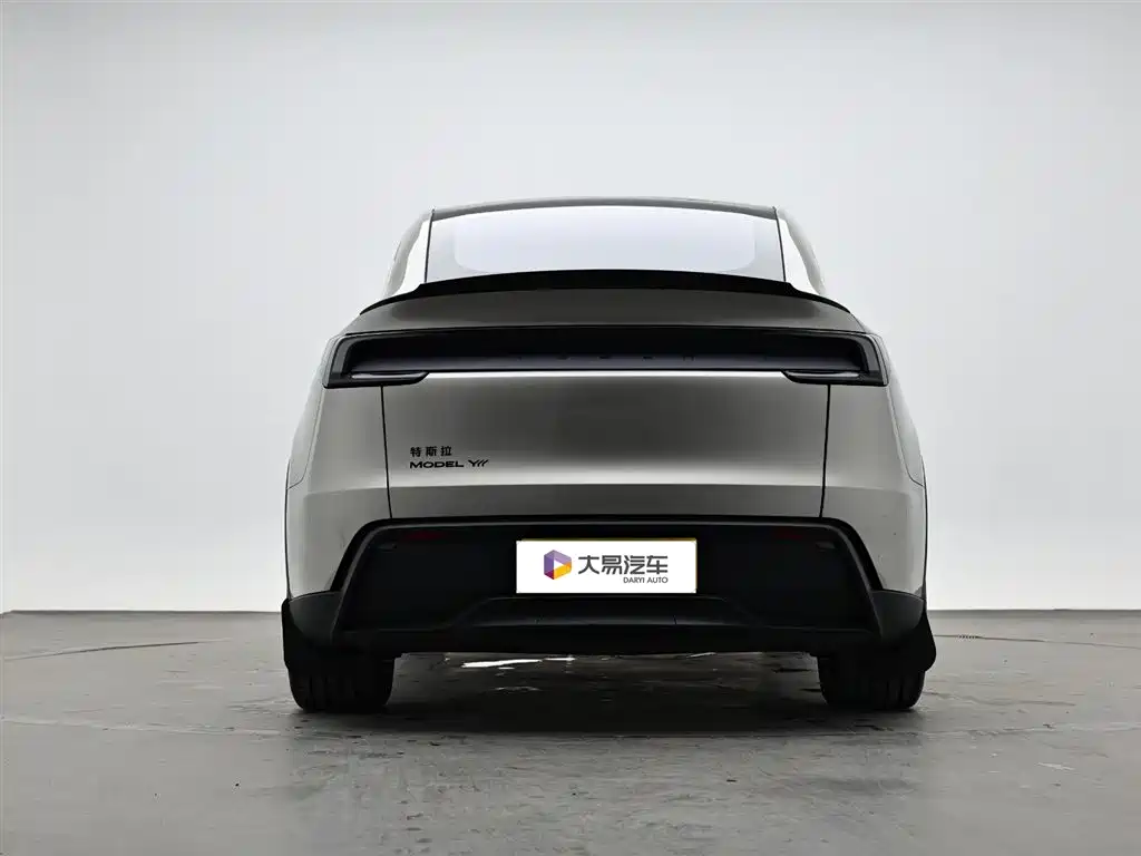 Tesla Model Y L