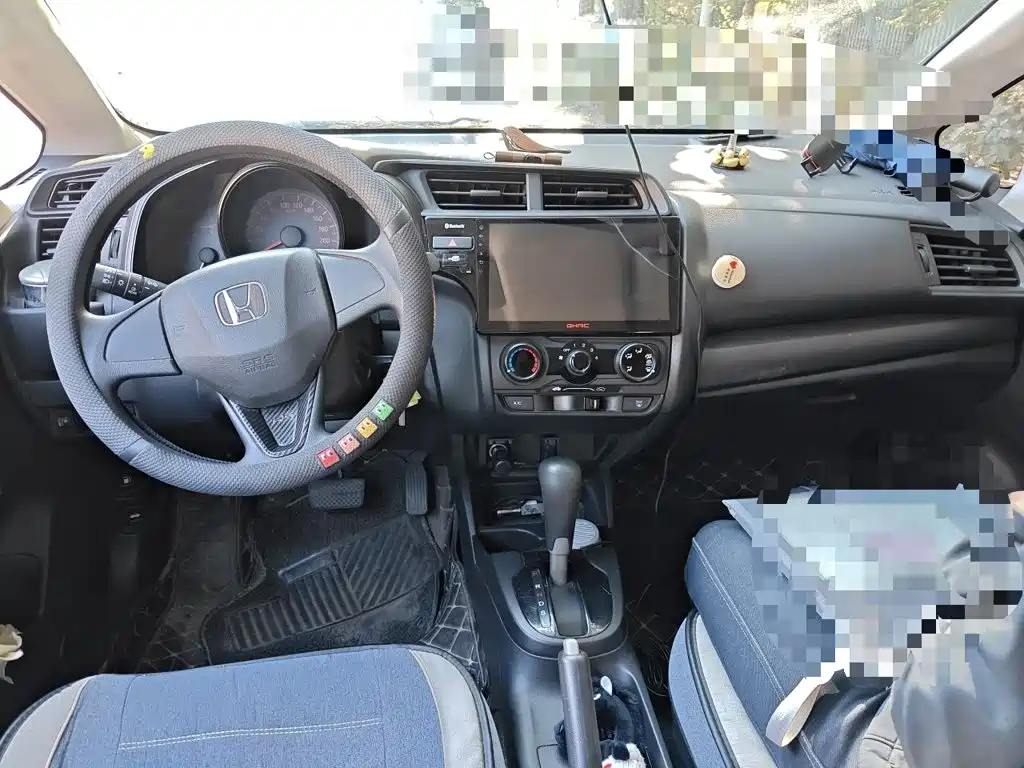 Honda Fit — миниатюра 10