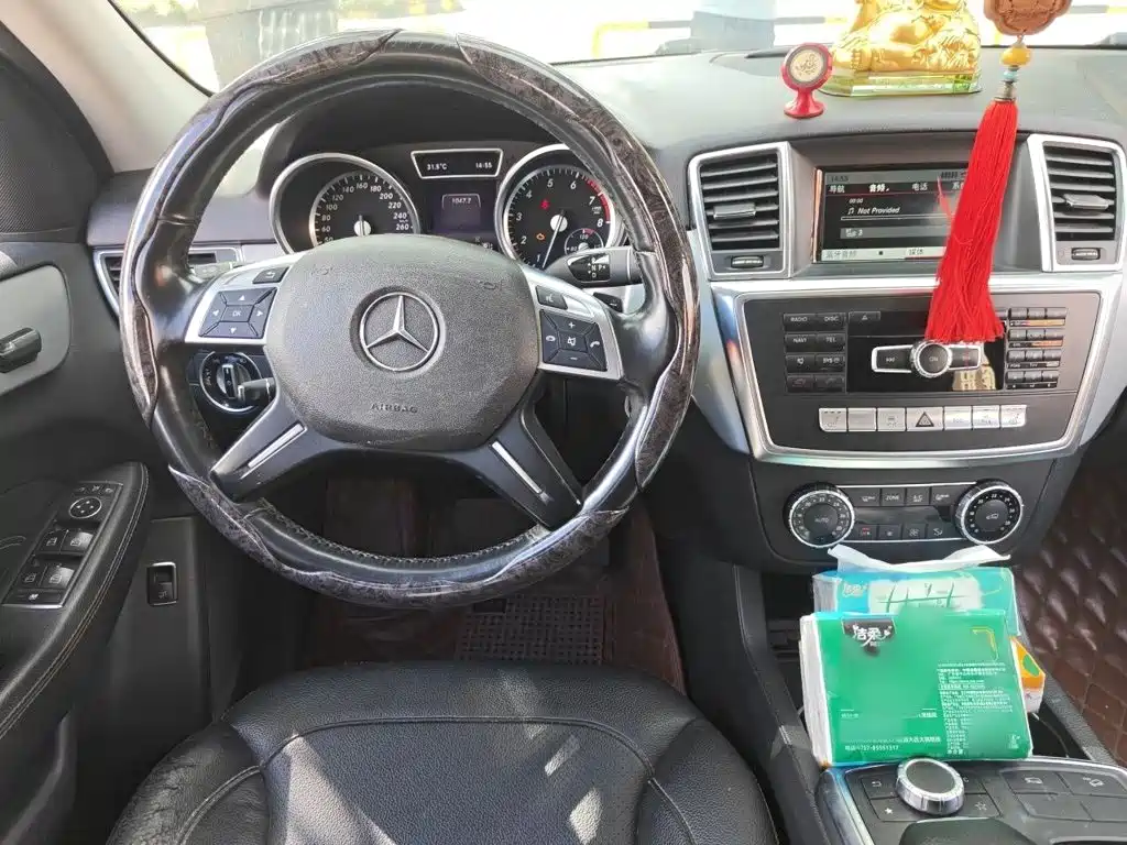 Mercedes-Benz M-Class — миниатюра 13