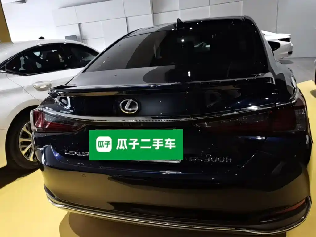 Lexus ES — миниатюра 6