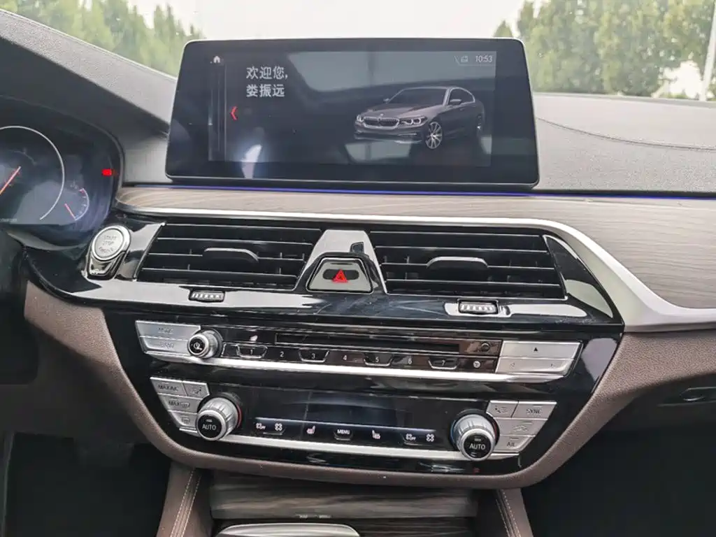 BMW 5 Series — миниатюра 14