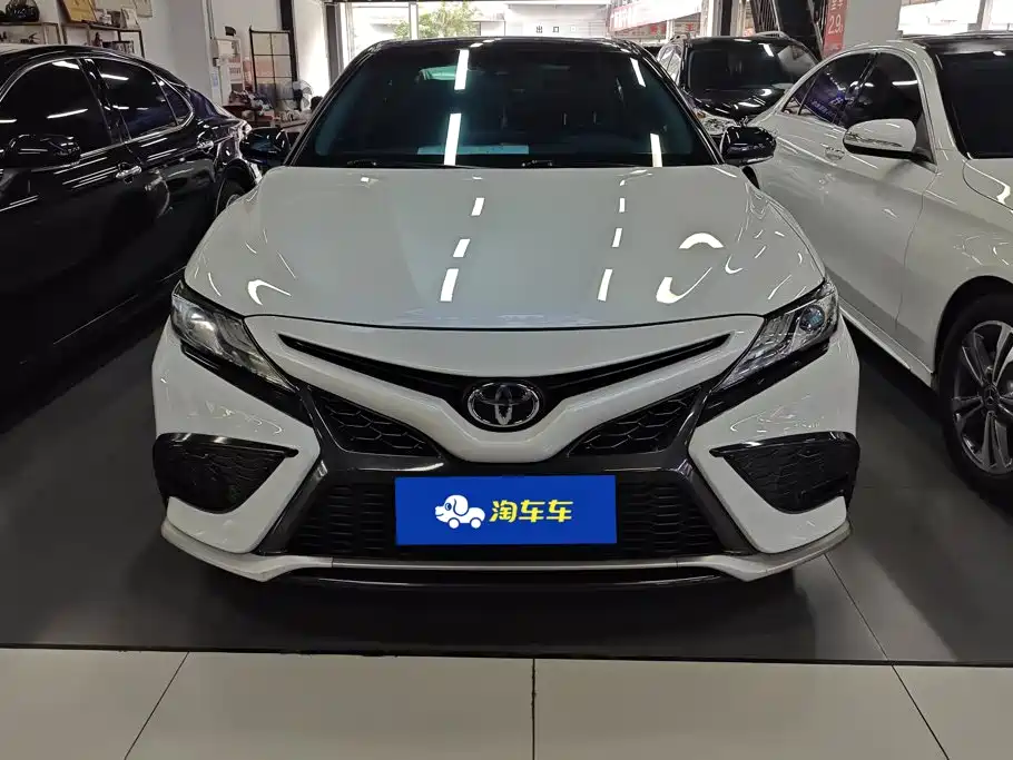 Toyota Camry — миниатюра 2