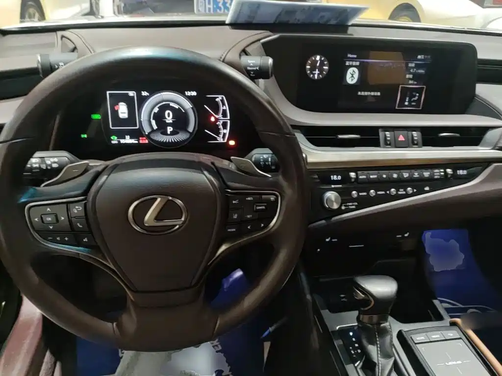 Lexus ES — миниатюра 10