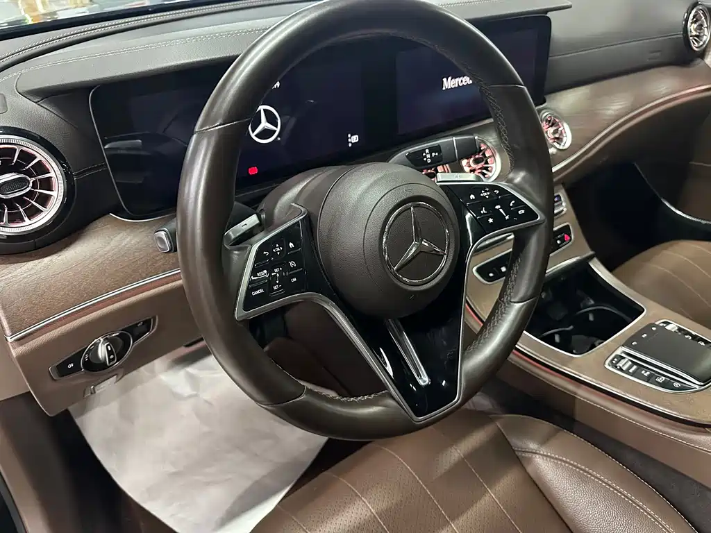 Mercedes-Benz E-Class — миниатюра 23