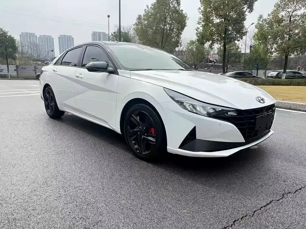 Hyundai Elantra — миниатюра 3