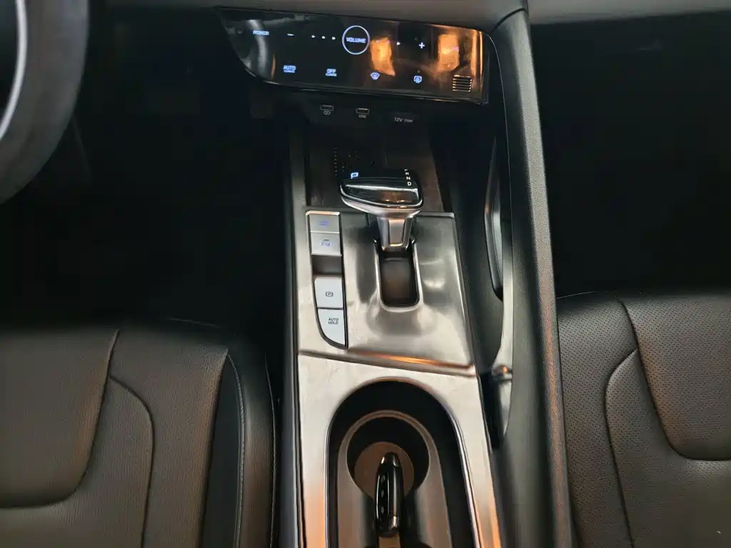 Hyundai Elantra — миниатюра 14