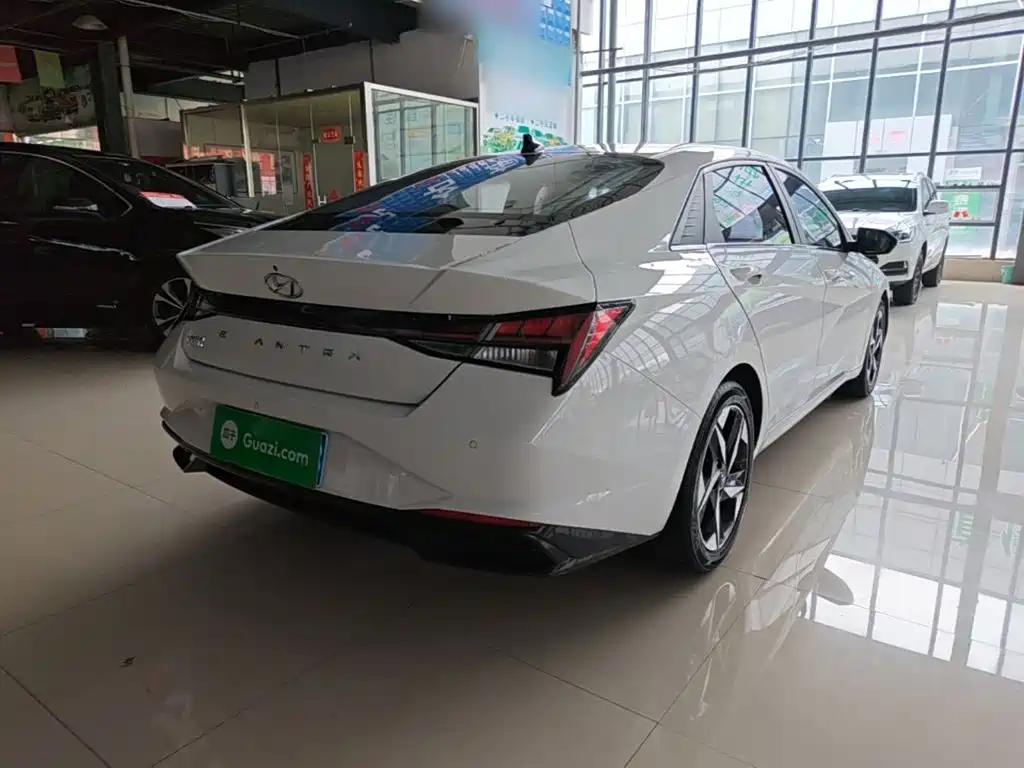 Hyundai Elantra — миниатюра 7