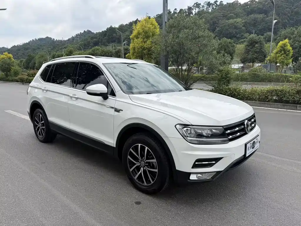 Volkswagen Tiguan L — миниатюра 3