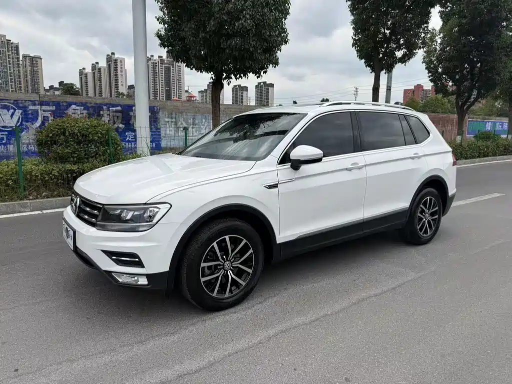 Volkswagen Tiguan L
