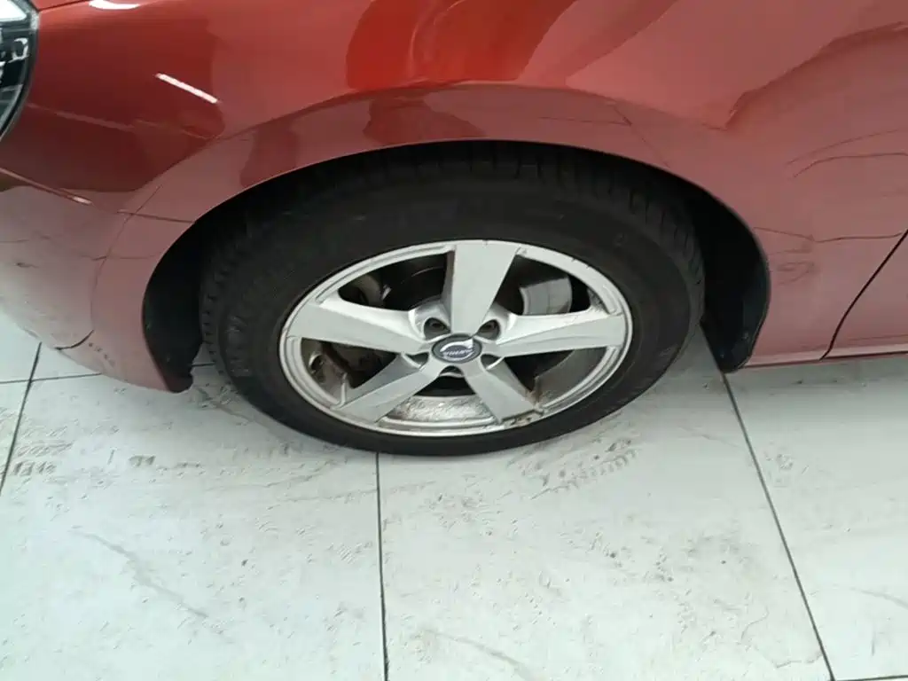 Volvo V40 — миниатюра 23
