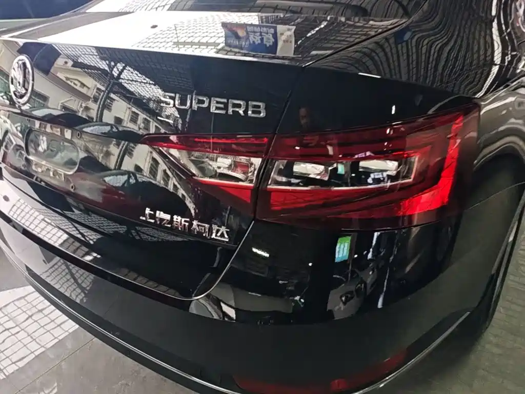 Skoda Superb — миниатюра 8