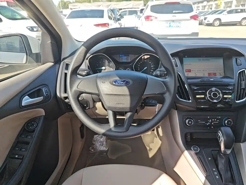 Ford Focus — миниатюра 11