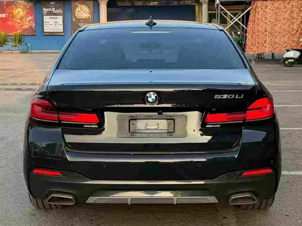 BMW 5 Series — миниатюра 7