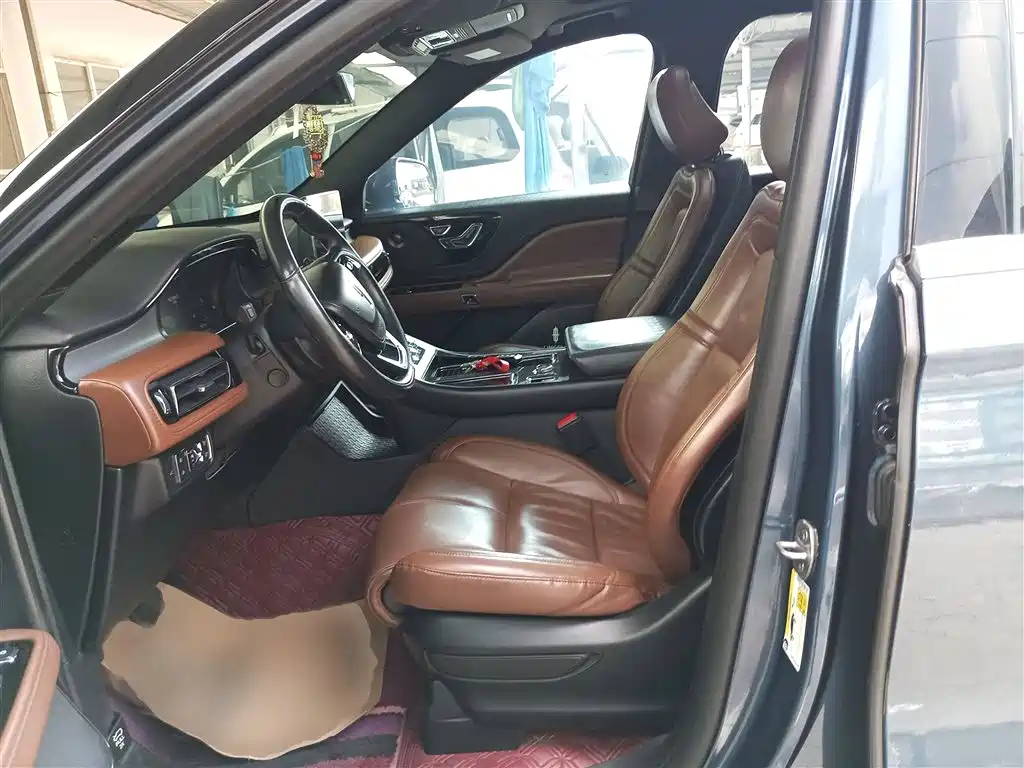 Lincoln Aviator (Import) — миниатюра 7